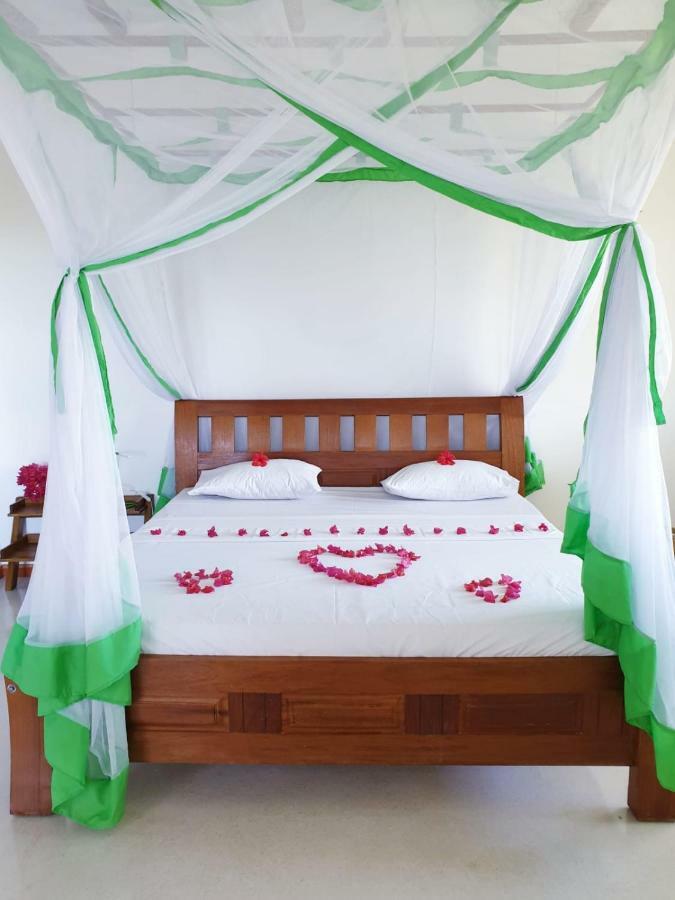 Simba House Bed and Breakfast Watamu Exteriör bild